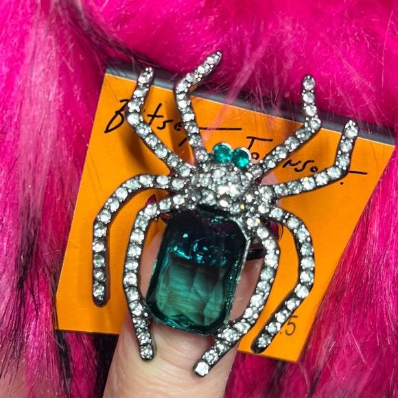 NWT- 🔥🕷️ BETSEY JOHNSON GORGEOUS SPIDER COCKTAIL RING SZ 7.5”🕷️🔥 - Picture 3 of 11
